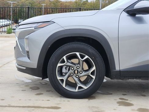Certified 2024 Chevrolet Trax LT w/ Sunroof Package image 10