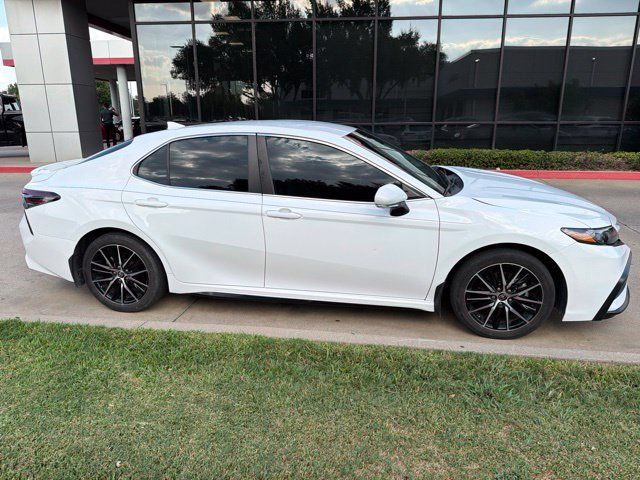 Used 2024 Toyota Camry SE w/ Convenience Package FWD image 2