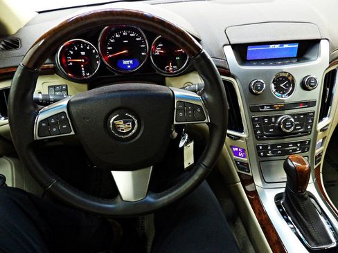 Used 2013 Cadillac CTS Luxury RWD image 18