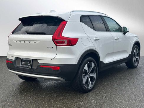 Used 2025 Volvo XC40 B5 Core w/ Climate Package image 3