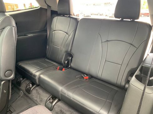 Used 2019 Buick Enclave Avenir w/ Avenir Technology Package AWD/4WD image 28