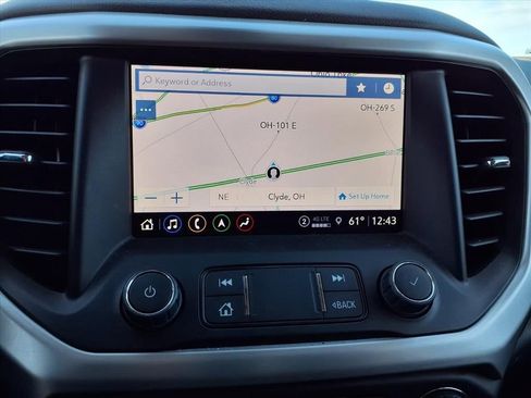 Used 2023 GMC Acadia SLT image 22