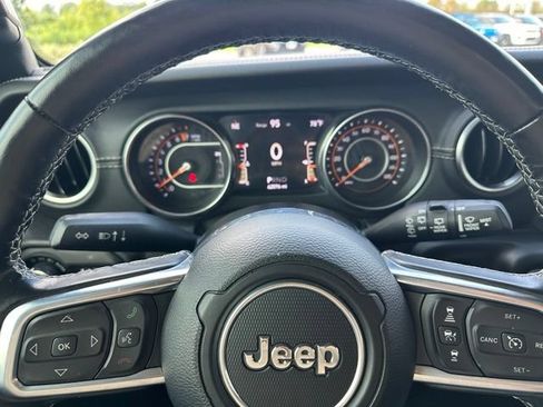 Used 2021 Jeep Wrangler Unlimited Sahara AWD/4WD image 26