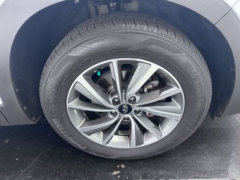 Used 2020 Hyundai Santa Fe Limited AWD/4WD image 27