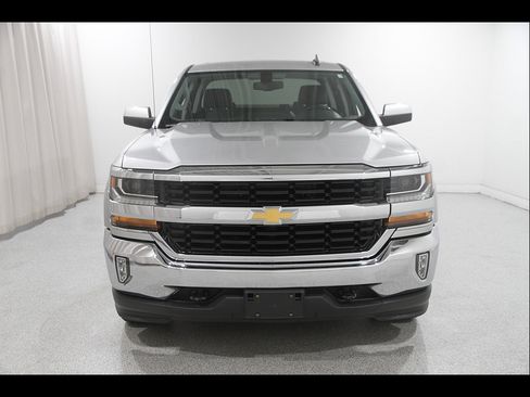 Used 2018 Chevrolet Silverado 1500 LT w/ LT Eassist Package AWD/4WD image 2