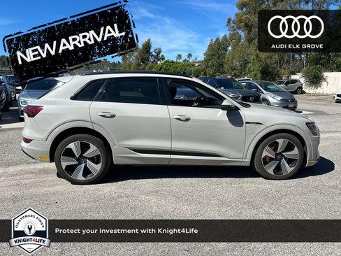 Used 2022 Audi e-tron Premium Plus w/ Premium Plus Package image 8