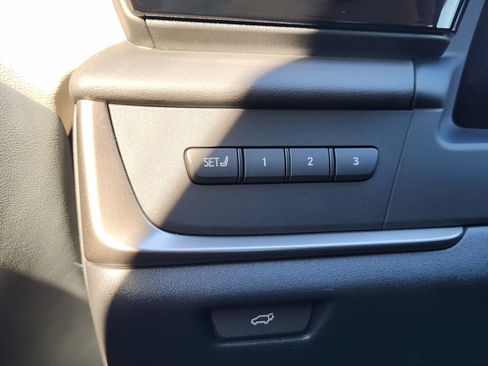 Used 2024 Lexus RZ 450e Premium image 25