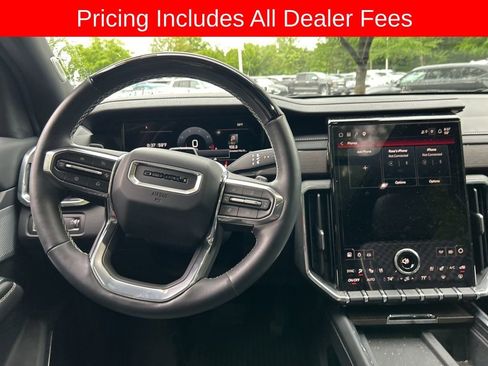 Used 2025 GMC Acadia Denali w/ Super Cruise Package FWD image 18