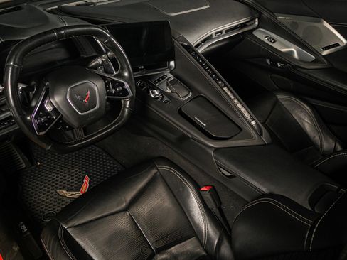 Used 2021 Chevrolet Corvette Stingray Preferred Conv w/ Z51 Performance Package RWD image 2