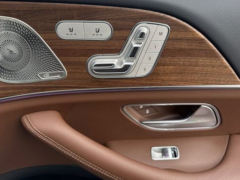 New 2025 Mercedes-Benz GLS 450 4MATIC image 34