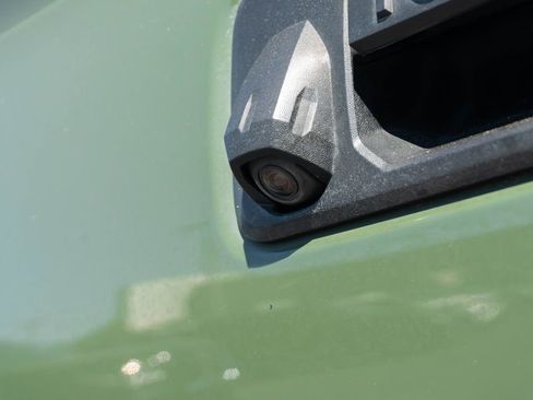 Used 2022 Toyota Tacoma TRD Sport w/ Black Out Package (TMS) image 17