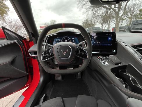 Used 2024 Chevrolet Corvette Stingray Premium Cpe w/ Z51 Performance Package image 11