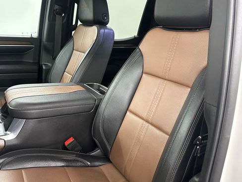 Used 2023 Chevrolet Silverado 1500 High Country w/ High Country Premium Package image 13