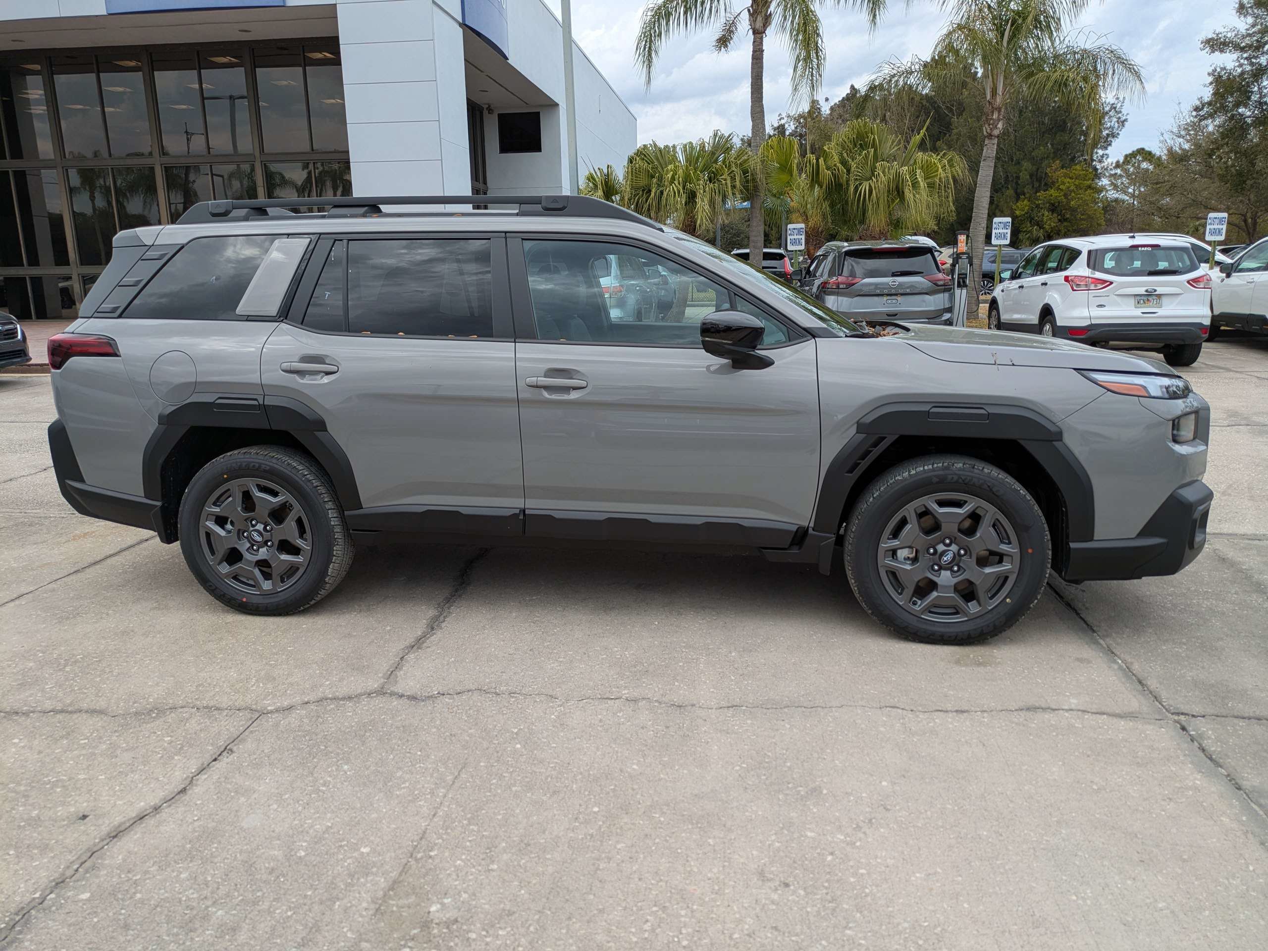 Used 2026 Subaru Outback Premium AWD/4WD image 3