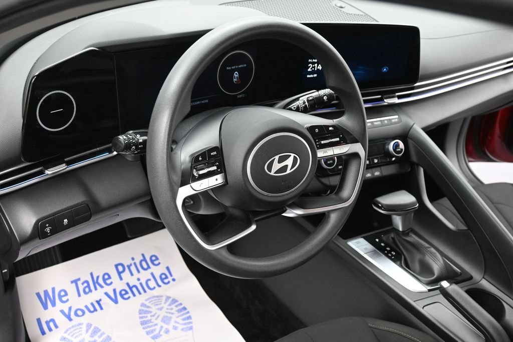 Used 2024 Hyundai Elantra SEL FWD image 14