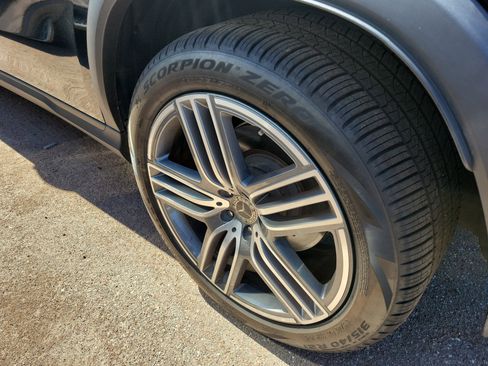 Certified 2024 Mercedes-Benz GLS 450 4MATIC image 5