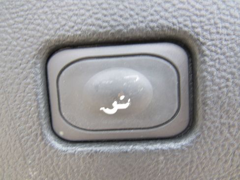 Used 2024 Ford Edge Titanium image 39