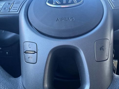 Used 2011 Kia Soul + w/ Audio Pkg image 32