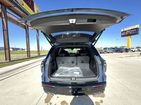 New 2026 Chevrolet Traverse RS w/ LPO, Floor Liner Package AWD/4WD image 27