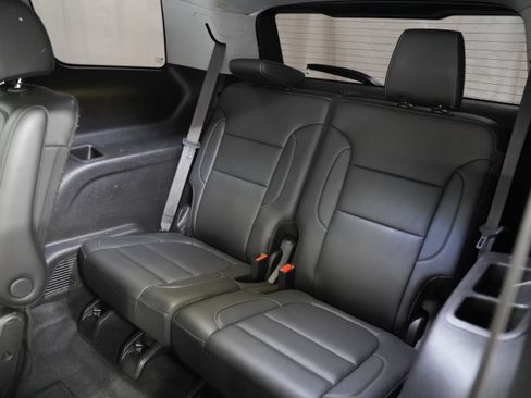 Used 2023 GMC Acadia SLT w/ Technology Package AWD/4WD image 7