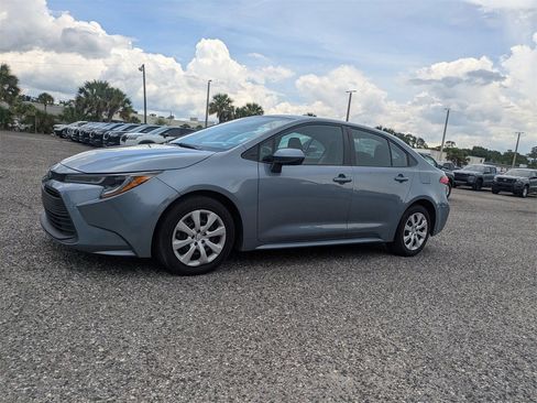 Used 2023 Toyota Corolla LE image 7