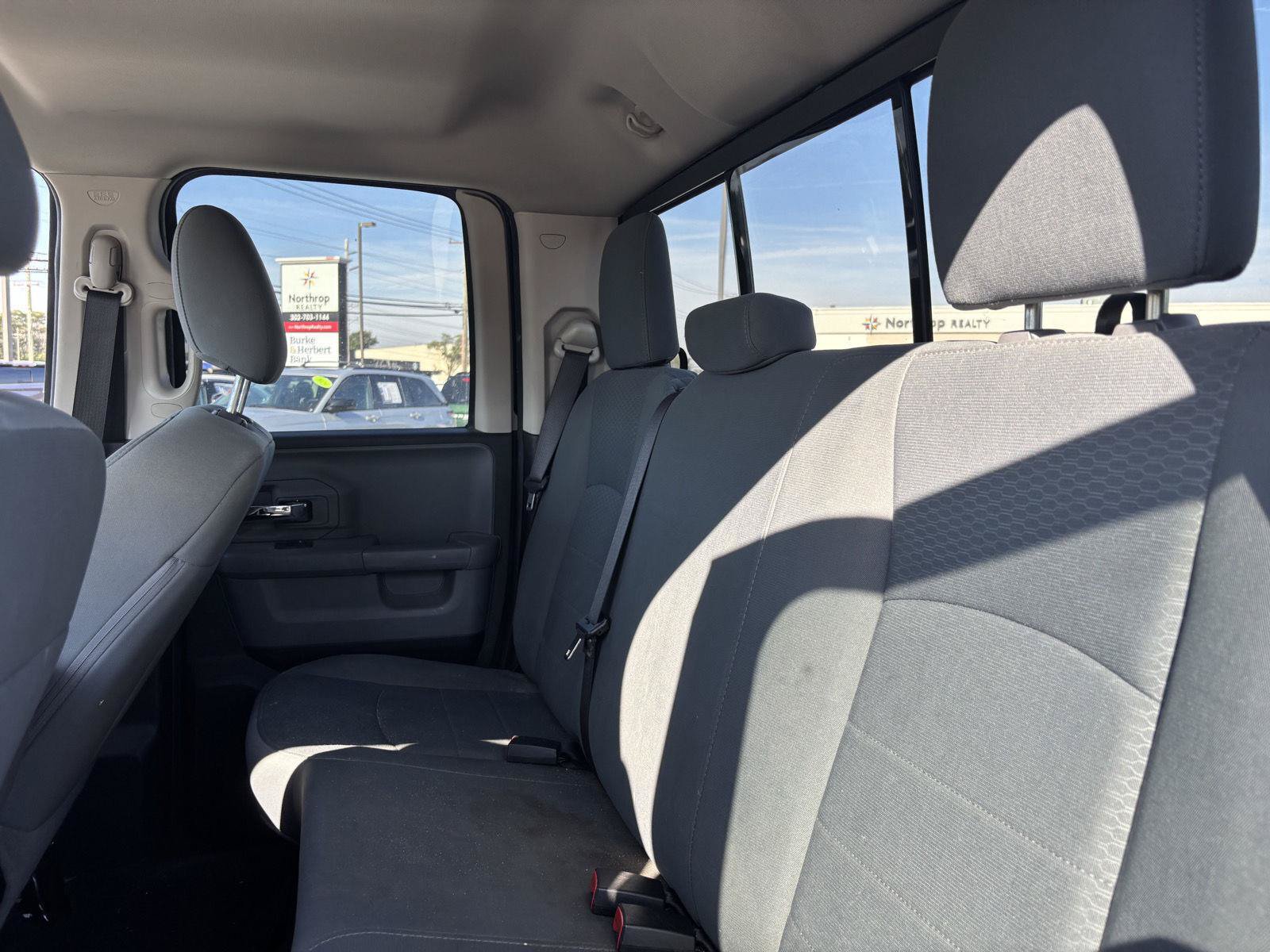 Used 2017 RAM 1500 Classic SLT AWD/4WD image 12