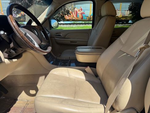 Used 2007 Cadillac Escalade ESV AWD image 9