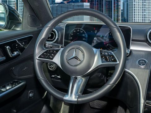 Used 2025 Mercedes-Benz C 300 Sedan image 23