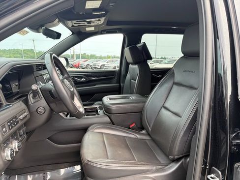Used 2024 GMC Yukon XL Denali w/ Denali Reserve Package AWD/4WD image 11