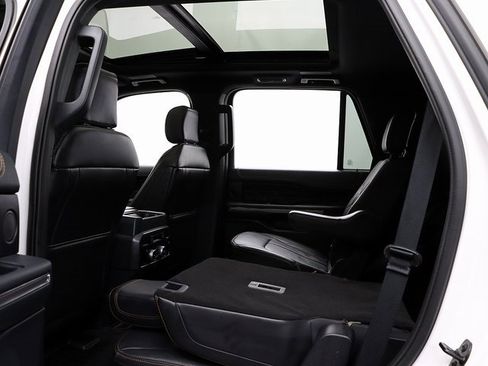 Used 2023 Ford Expedition Platinum image 13