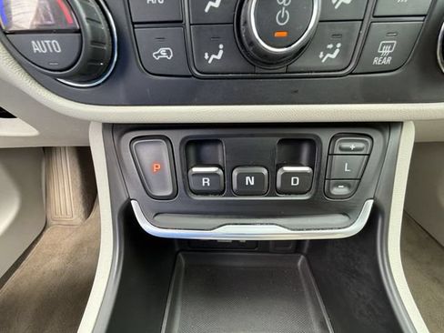 Used 2018 GMC Terrain Denali w/ Advanced Safety Package AWD/4WD image 15