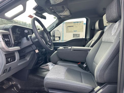 New 2026 Ford F550 4x4 Regular Cab Super Duty w/ XLT Value Package image 19