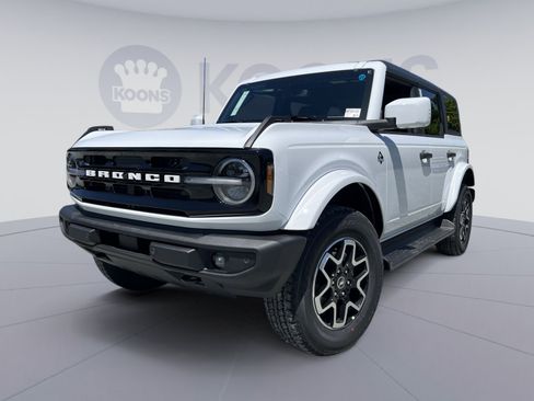 New 2026 Ford Bronco Outer Banks AWD/4WD image 1