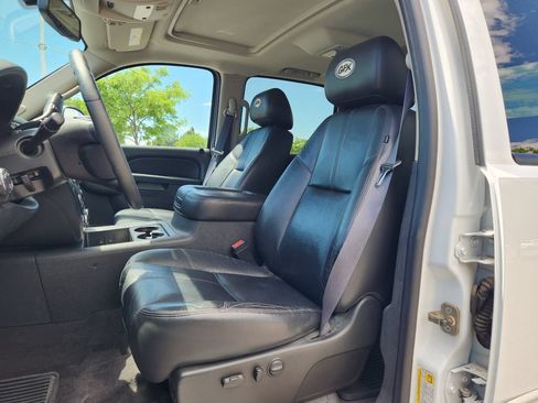 Used 2011 Chevrolet Silverado 1500 LTZ AWD/4WD image 2