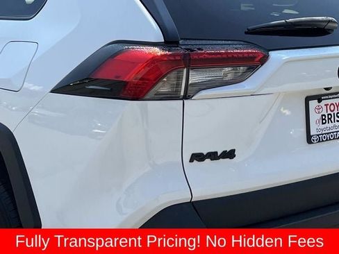 Used 2023 Toyota RAV4 LE AWD/4WD image 5