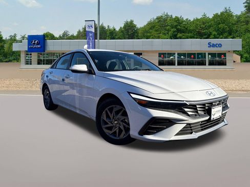 New 2026 Hyundai Elantra Hybrid FWD image 6