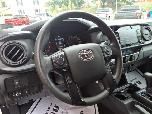 Used 2022 Toyota Tacoma SR image 11