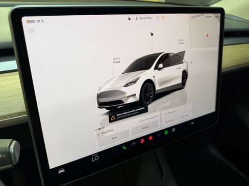 Used 2023 Tesla Model Y 2WD image 27