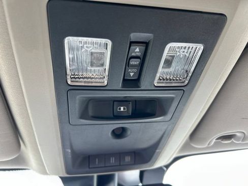Used 2017 RAM 1500 Laramie w/ Convenience Group AWD/4WD image 26