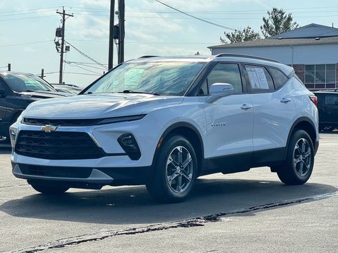 Used 2024 Chevrolet Blazer LT image 3