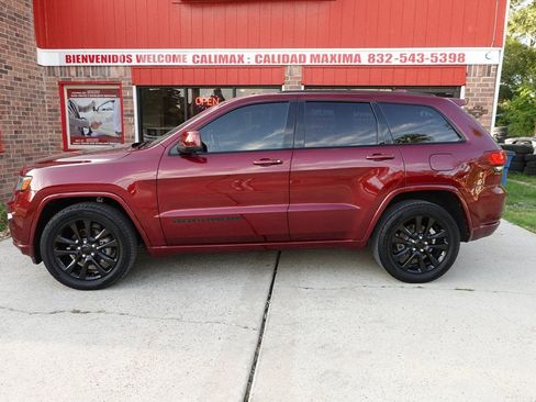 Used 2019 Jeep Grand Cherokee Altitude RWD image 1