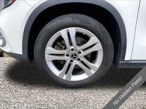 Used 2019 Mercedes-Benz GLA 250 4MATIC w/ Premium Package image 8