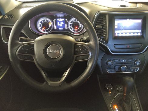 Used 2019 Jeep Cherokee Latitude w/ Popular Appearance Group image 22