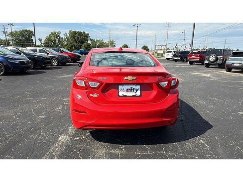 Used 2017 Chevrolet Cruze LT FWD image 6