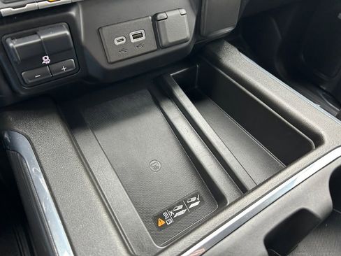 Used 2022 GMC Sierra 2500 AT4 w/ AT4 Premium Plus Package AWD/4WD image 33