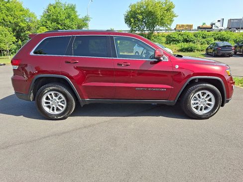 Used 2020 Jeep Grand Cherokee Laredo AWD/4WD image 8