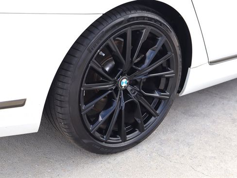 Used 2020 BMW 740i w/ M Sport Package RWD image 15