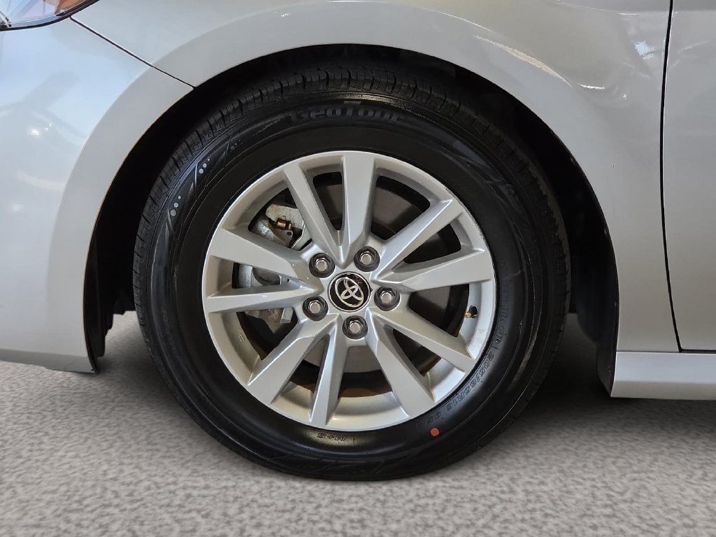 Used 2025 Toyota Camry LE FWD image 9