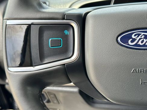 Used 2025 Ford Expedition Active RWD image 17