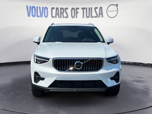 Used 2025 Volvo XC40 B5 Plus w/ Protection Package Premier image 8